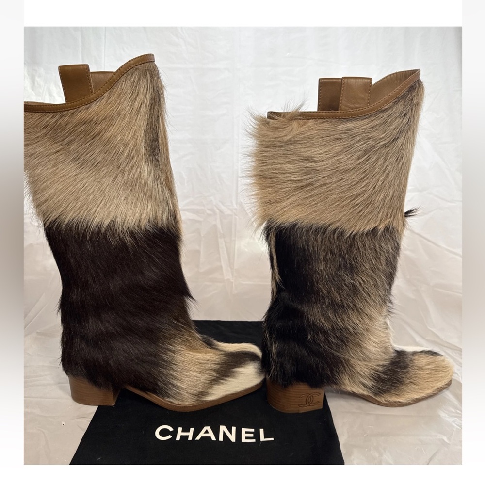 CHANEL 2014 Dallas Aspen Fur-Trimmed  Goat Hair Cowboy Boots 38.5 - Picture 10 of 15